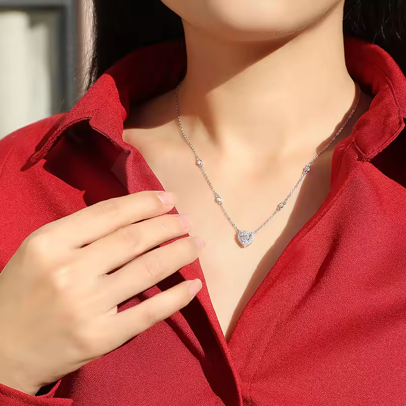 COLLAR Y ARETES CORAZÓN ETERNO ESPIRAL LUCIANA